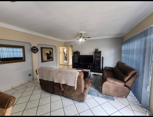 4 BEDROOM TOWNHOUSE FOR SALE IN NEW REDRUTH